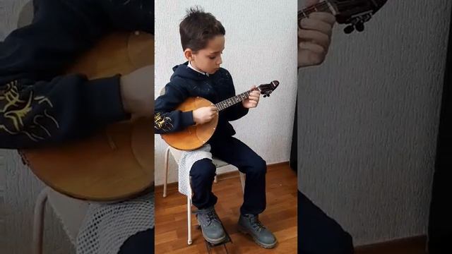 Start the show. 3-В класс. Вельбик Михаил. Игра на домре. смотреть онлайн