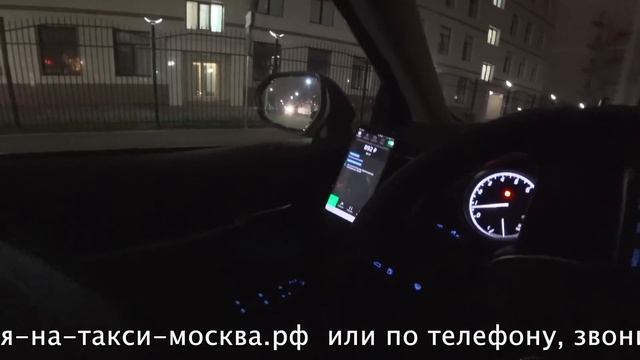Девушка на Toyota Camry или опытный таксист на Kia Optima? Baby_J Driver vs StasOnOff смотреть онлайн