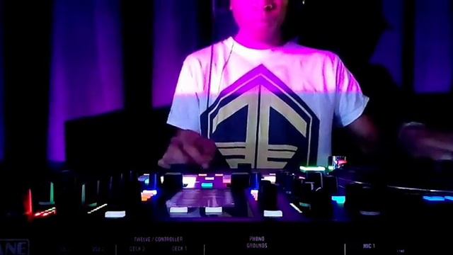 Scratch Sessions at The Cosmopolitan. 2019 смотреть онлайн