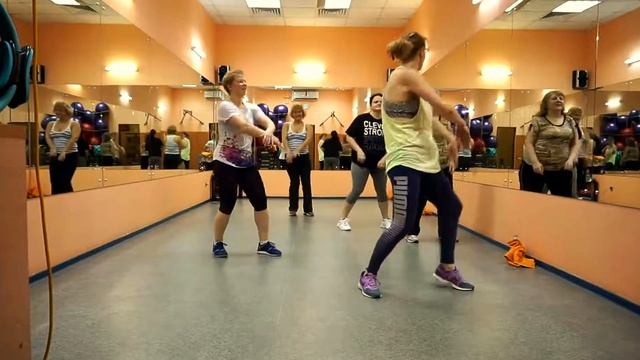 ZUMBA  La Mala Y La Buena
