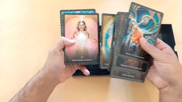 Ashati Oracle Cards Unboxing смотреть онлайн