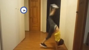 Как научиться стоять на руках у стены/ Стойка на руках для начинающих