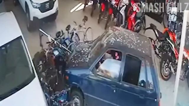 FUNNY CAR MOMENTS: Funny Fails Caught on Dashcam смотреть онлайн