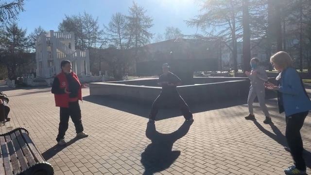 ♥️ 18 Форм Тайцзи-Цигун в проекте Долголетие Мурманск (26.05.20) смотреть онлайн