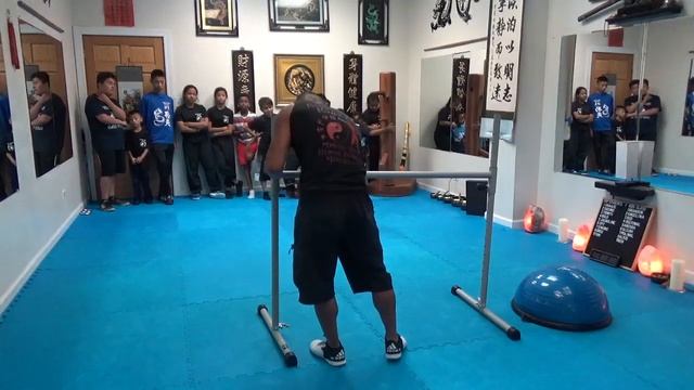 How Low Can You Go? - Kung Fu Challenge смотреть онлайн