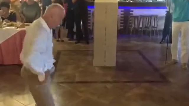 В Северной Осетии танцует молодежь- 62 года смотреть онлайн