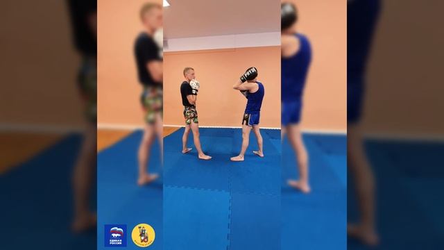 Спортивная Школа Возрождение. Тайский бокс. Глухая защита от ударов руками. смотреть онлайн