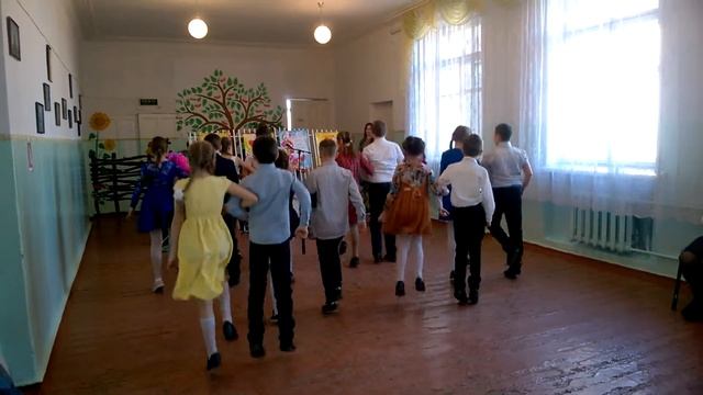 позравление 4-5 классов с 8 Марта смотреть онлайн