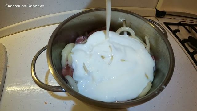 Грибник в зимнем лесу! Белые грибы боровики в мороз! Мясо на углях в сугробах, чай с клюквой смотреть онлайн