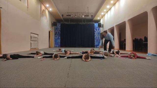 Открытая Тренировка. Художественная гимнастика. Счастливая гимнастика. смотреть онлайн