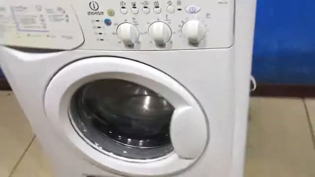 Стиральная машина Indesit WIUL103 смотреть онлайн