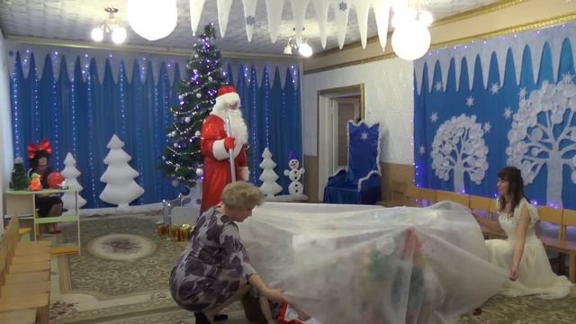 Игра и хоровод с Дедом Морозом на новогоднем утреннике 2016 .Младшая группа.Муз. рук. Максюта Г. В. смотреть онлайн