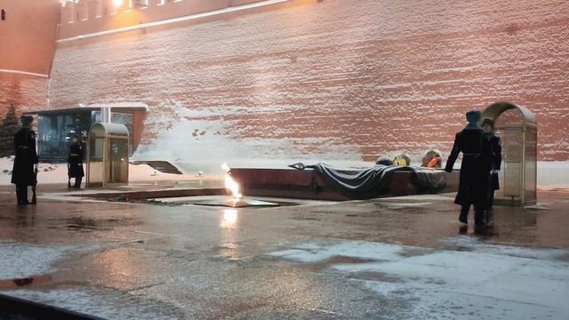 Почетный караул у кремлевской стены смотреть онлайн