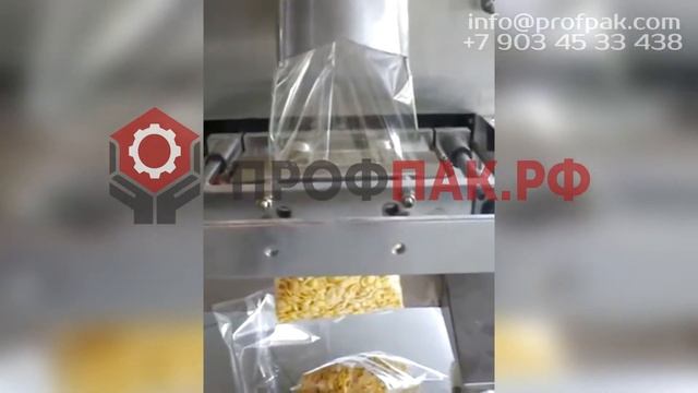 Фасовка кукурузных хлопьев на автомате упаковочном DXDK 1000 смотреть онлайн