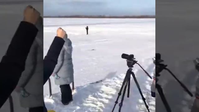 Самое большое в истории чучело Масленицы сожгли в Тюменской области смотреть онлайн