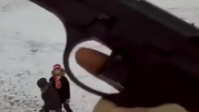 Я ЗНАМЕНИТАЯ ЛИЧНОСТЬ У МЕНЯ ЕСТЬ СТВОЛ смотреть онлайн