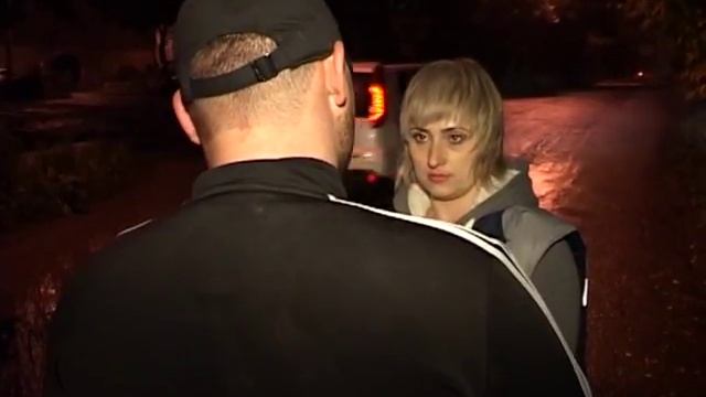В районе "Зеленого угла" загорелся автомобиль такси, угнанный пьяным пассажиром смотреть онлайн
