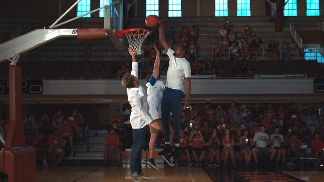 Kevin Durant Dunks in Slow Motion w/ The Slow Mo Guys смотреть онлайн