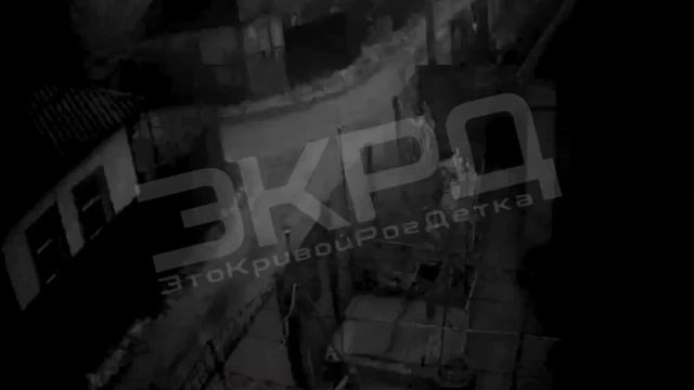 На видео — один из ночных "прилётов" в Кривом Роге. смотреть онлайн