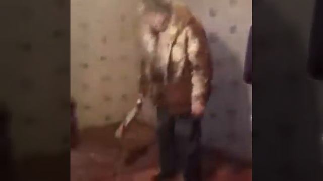 Как мужики решили запенить крышу в доме смотреть онлайн