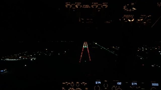 B737NG Night Localizer Approach On Short Runway 08L At Otopeni Airport OTP/LROP (training Flight!)