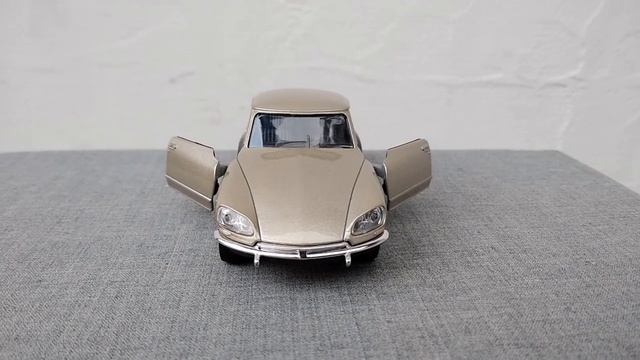 Scurta prezentare - Citroen DS 23 смотреть онлайн