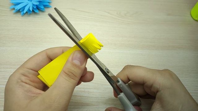 КРАСИВЫЕ ЦВЕТЫ ИЗ БУМАГИ СВОИМИ РУКАМИ МАСТЕР КЛАСС / BEAUTIFUL FLOWERS FROM PAPER смотреть онлайн