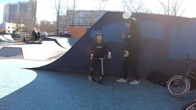 Krasava school. Отличия новичка от про. Начал кататься на экстремальном самокате? Тебе сюда! смотреть онлайн