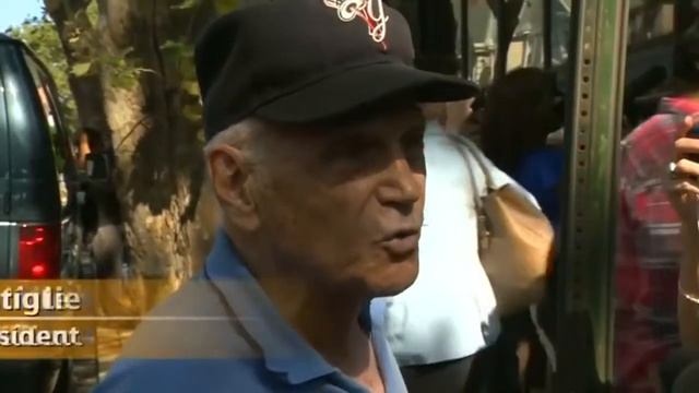 Trump Shifts Charlottesville Stance: Teleprompter vs. Unscripted смотреть онлайн