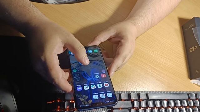 Распаковка восстановленного LG V50 / Unpacking The Restored LG V50