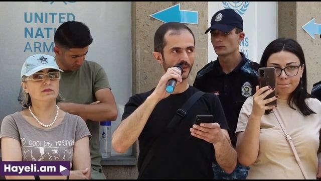 «Մեր բերած սնունդով փակում ենք ՄԱԿ–ի գրասենյակի մուտքը»․  քաղաքացիներն ակցիա են անում