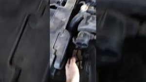 КИА РИО открутить масляный фильтр не снимая защиты, для замены масла 3,3литра.