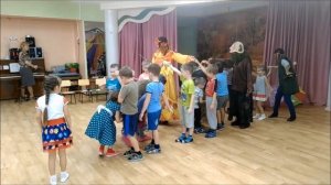 Осень в детском саду. Игра Ручеек