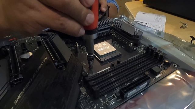 Ryzen 7 5800X & ROG STRIX X570-E Installer смотреть онлайн