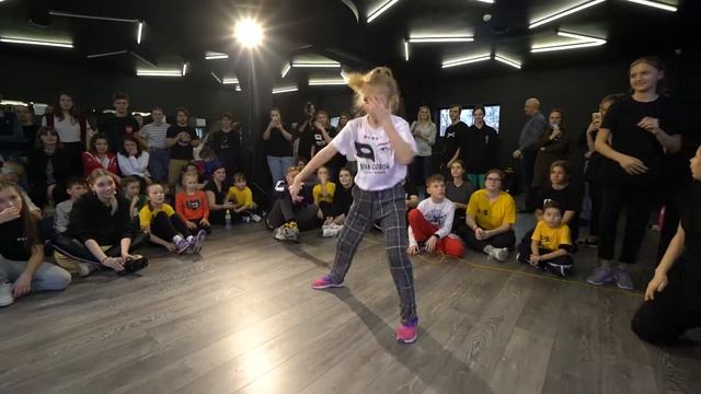 Shulya vs Уля Пуля | Electro Kids | 1/8 | BSB 2019 смотреть онлайн