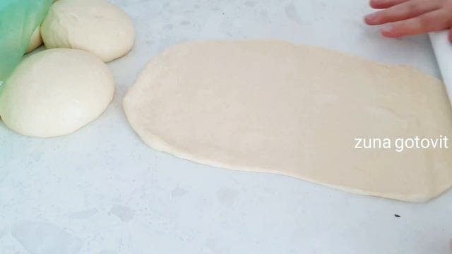 Пироги с копченым лососем и сметаной