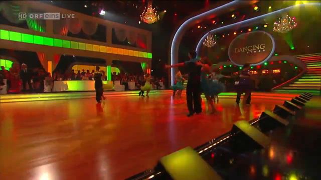 Dancing Stars 2013 - Susanne Hirschler & Vadim Garbuzov (Gruppe) - Mambo смотреть онлайн