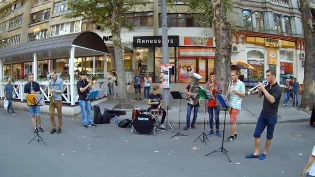 УЛИЧНЫЙ ОРКЕСТР, НИКОЛАЕВ ► Группа Golden Brass смотреть онлайн