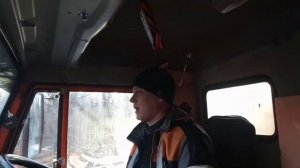 Работа на КамАЗе бетоносмеситель. Летом пыльно и жарко-зимой холодно и скользко. Заработок - поломк