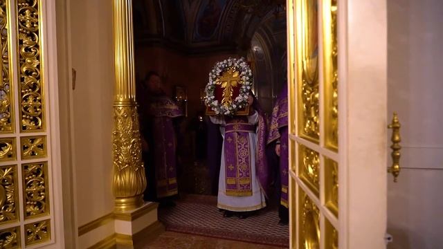 Всенощное бдение в праздник Воздвижения Креста Господня в Покровской обители смотреть онлайн