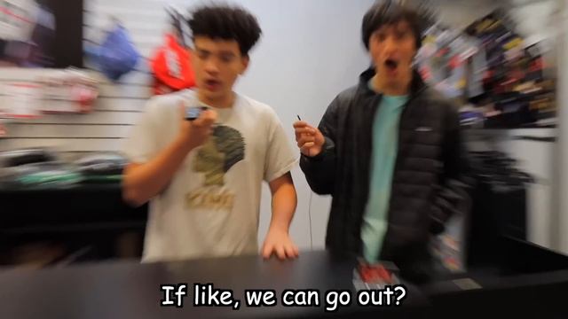 I opened a FREE LEGO STORE... смотреть онлайн