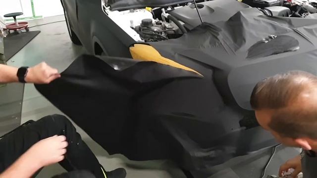Vollfolierung Mercedes Benz in schwarz matt bei Wrapping Point Dortmund смотреть онлайн