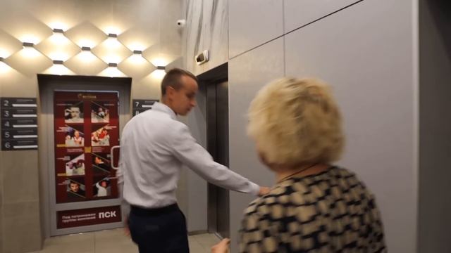 Подарил маме квартиру / Ремонт, обзор и реакция на подарок смотреть онлайн