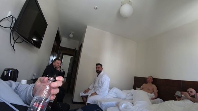 Грузин из России приехал в Грузию с друзьями. Видео для потомков. Часть 1 смотреть онлайн