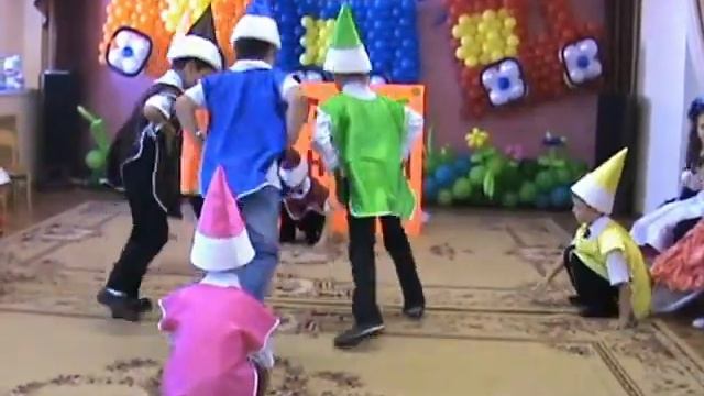 Цветные карандаши (Видео Валерии Вержаковой) смотреть онлайн
