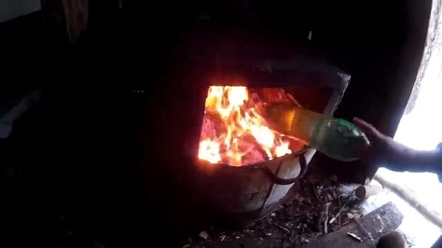 Выживание в Лесу #2(Кипячение воды в пластиковой бутылке) смотреть онлайн