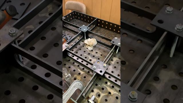 Сборка сварочного стола. Часть 1. смотреть онлайн