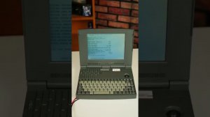 Этому ноутбуку 30 лет! И он продолжает работать