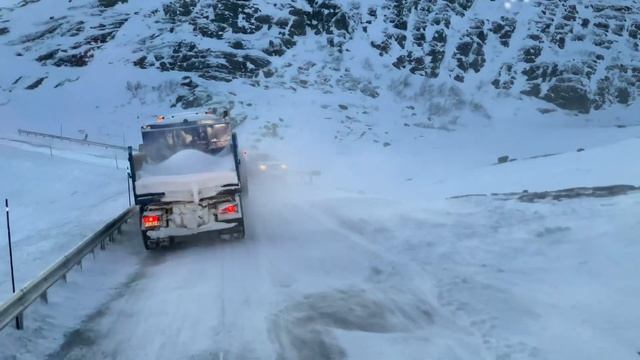 Volvo FH snowplow Roan Wind Park смотреть онлайн