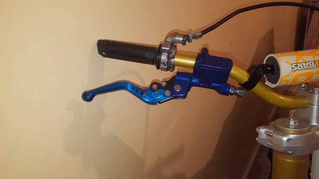 Part : {14}. Installez les dernières pièces sur honda cr250 2t смотреть онлайн